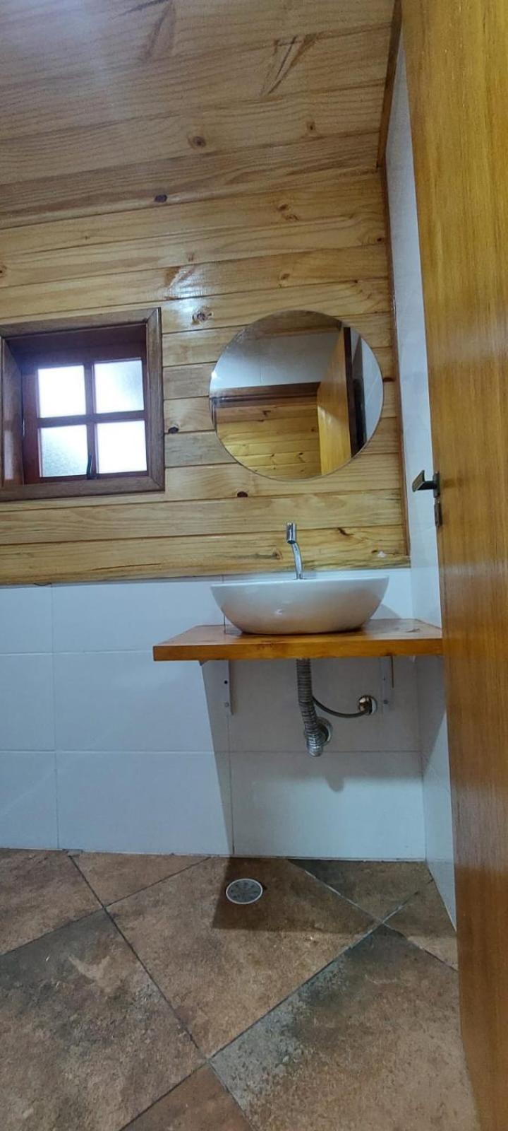 Chale Com Hidromassagem Da Vick Hotell Campos do Jordão Exteriör bild