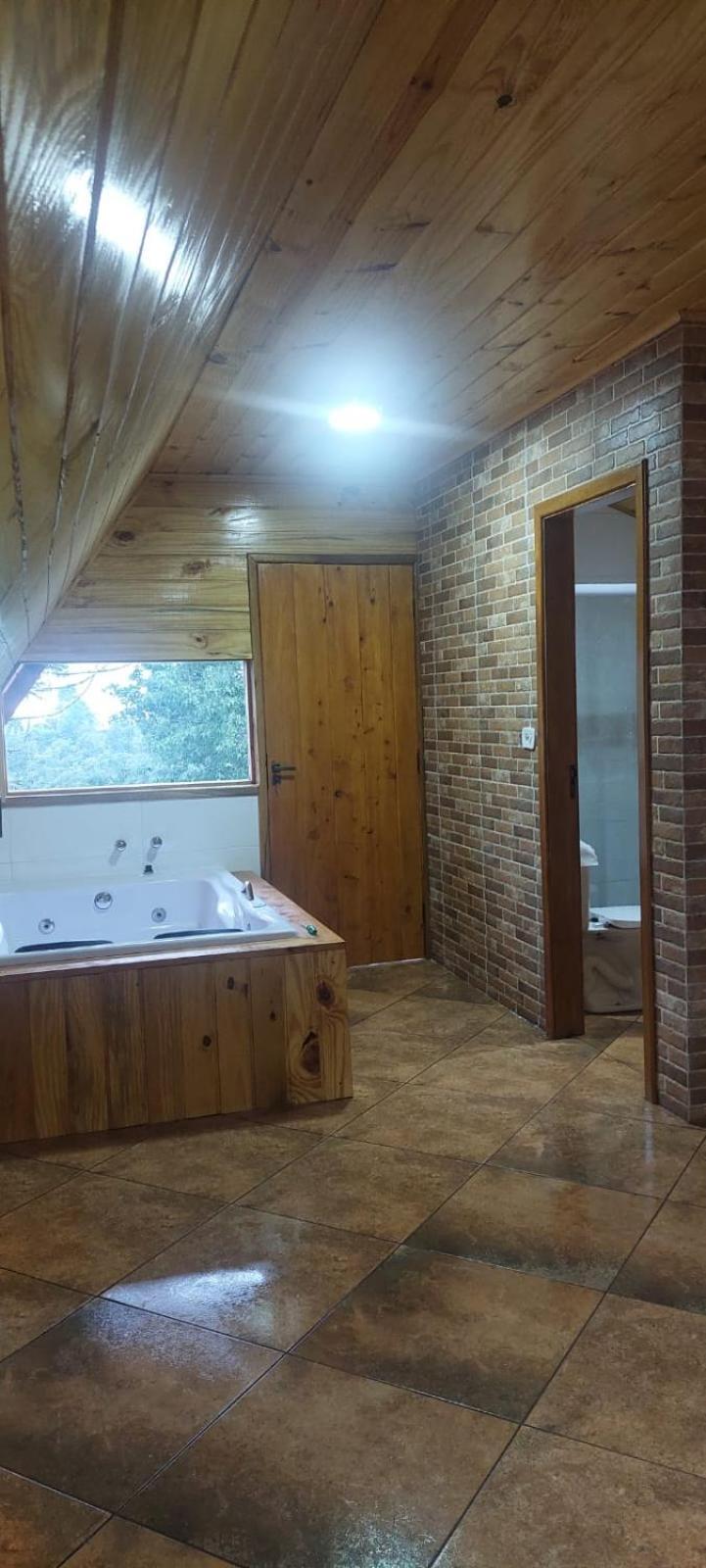 Chale Com Hidromassagem Da Vick Hotell Campos do Jordão Exteriör bild