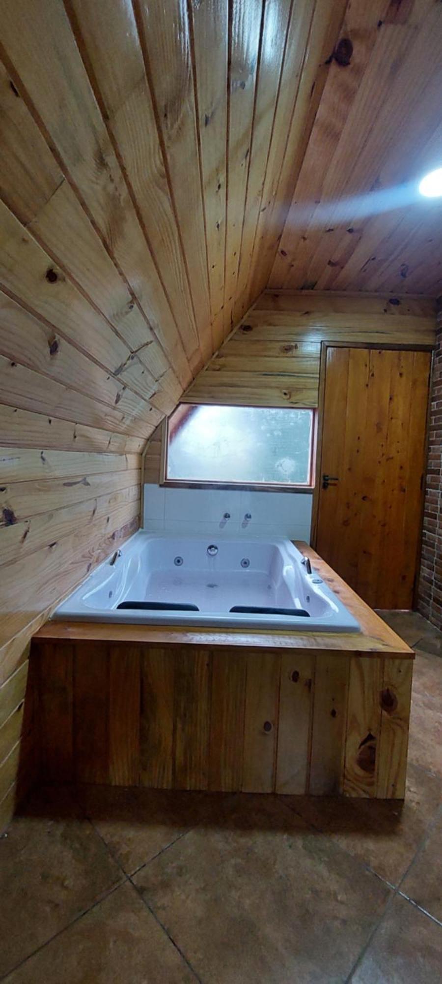 Chale Com Hidromassagem Da Vick Hotell Campos do Jordão Exteriör bild